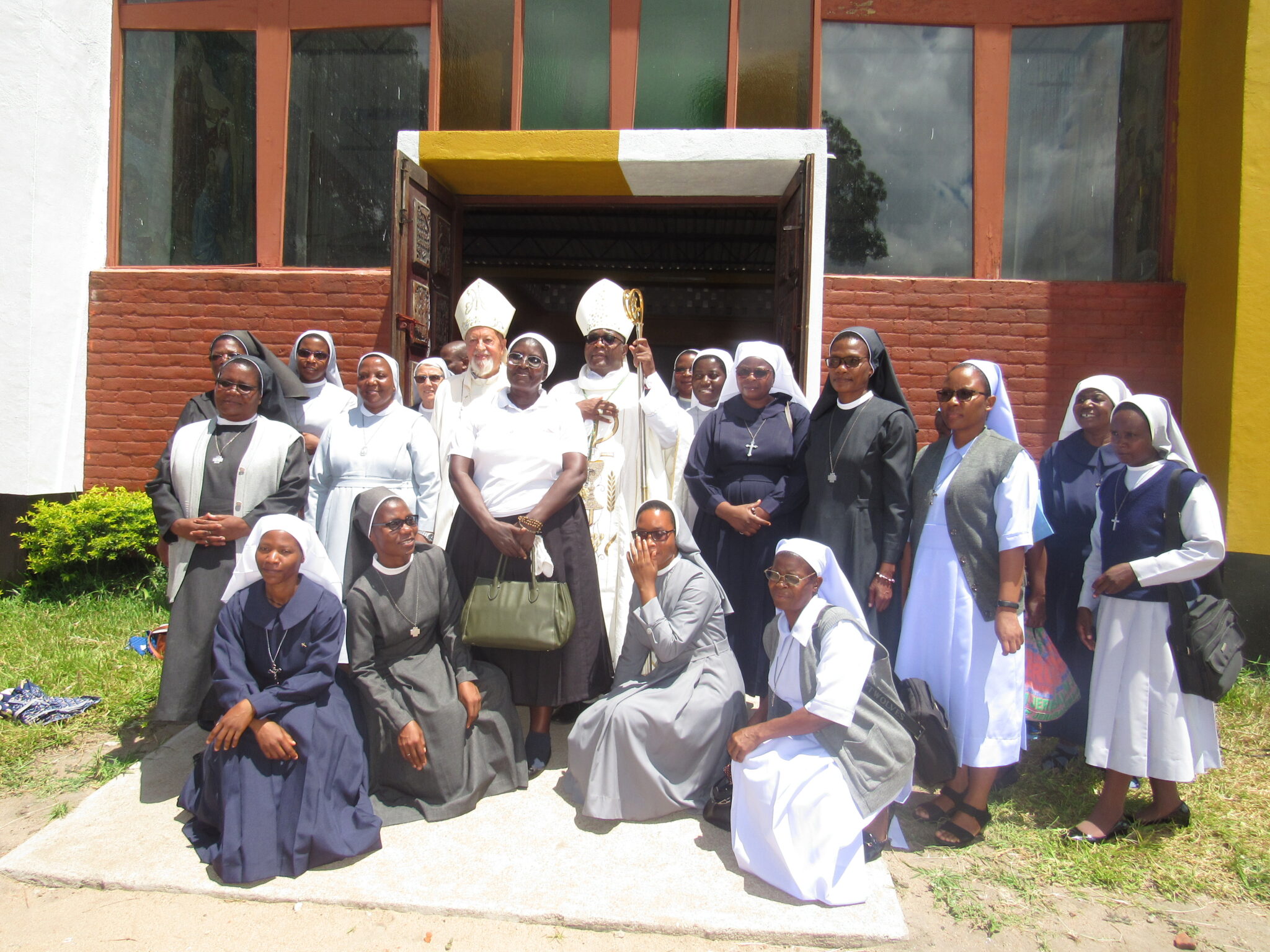 Priests renew their priestly promises on Chrism Mass – Diocese of Mangochi